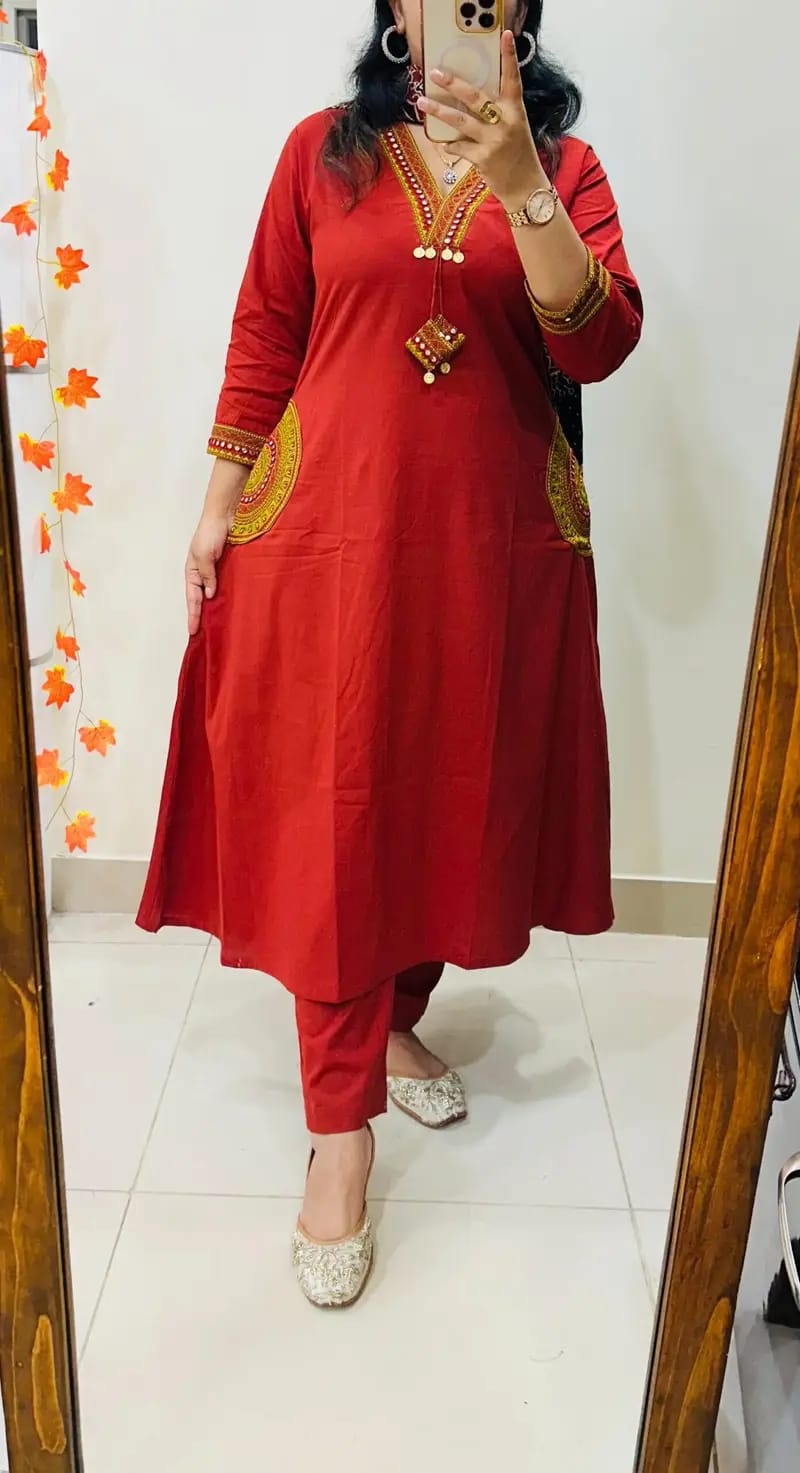 Maroon Kurta Set with Printed Black Dupatta