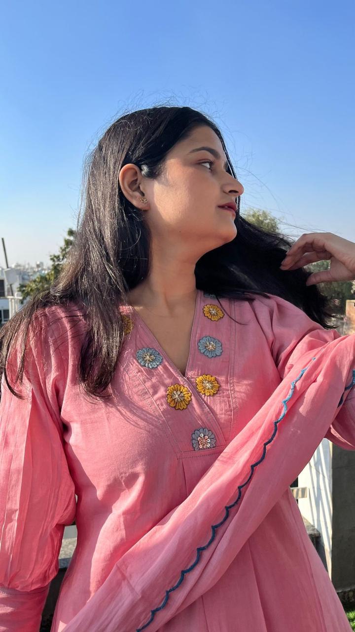 Elegant Pink Floral Embroidered Kurta Set with Dupatta