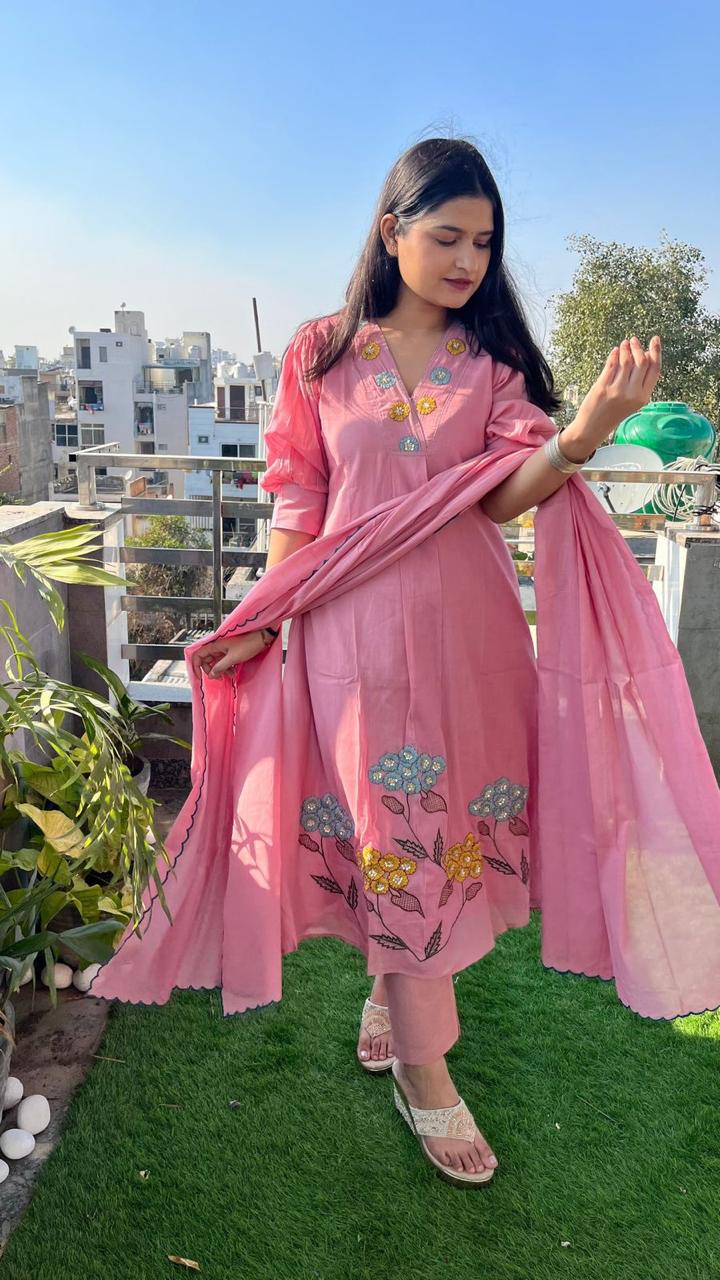 Elegant Pink Floral Embroidered Kurta Set with Dupatta